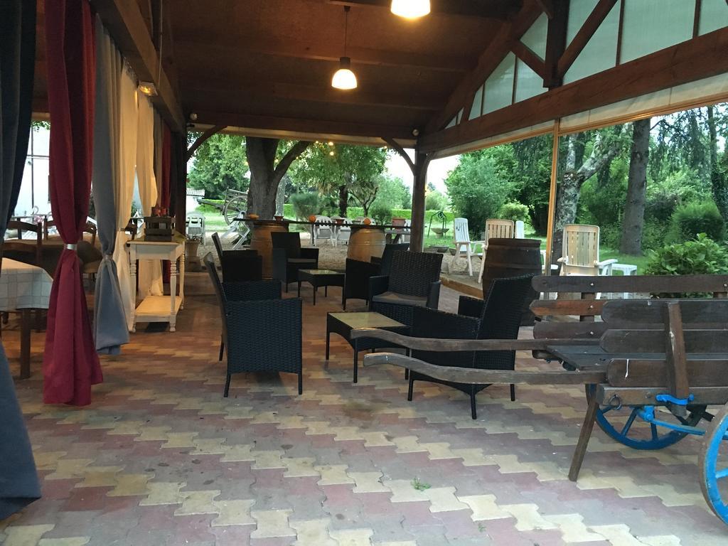 L'Art Dit Vin Saint-Aigulin Exterior foto
